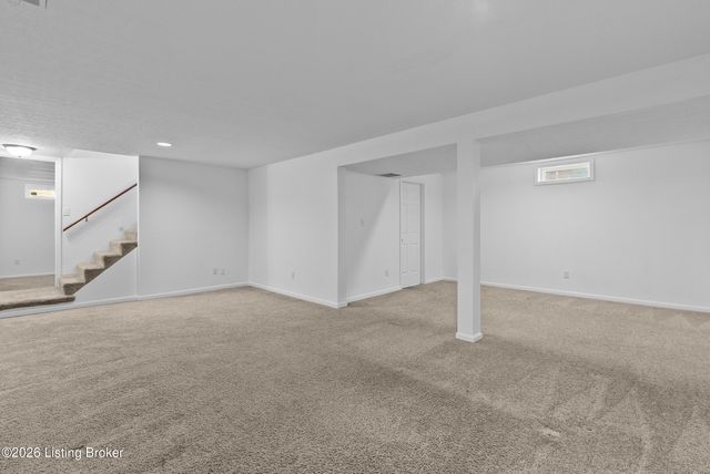 8404 Silver Fox Rd, Louisville, KY 40291