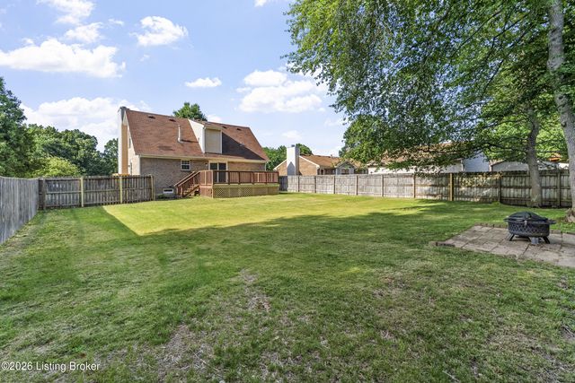 8404 Silver Fox Rd, Louisville, KY 40291