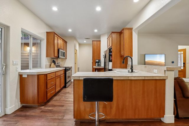 2090 Bourbon St, Pollock Pines, CA 95726