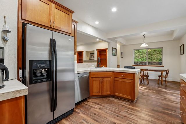 2090 Bourbon St, Pollock Pines, CA 95726