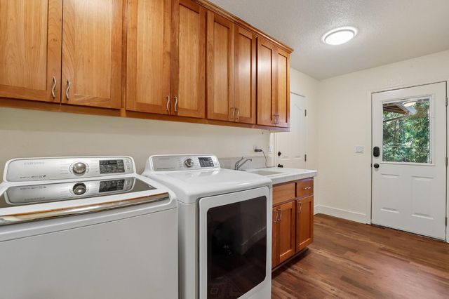 2090 Bourbon St, Pollock Pines, CA 95726