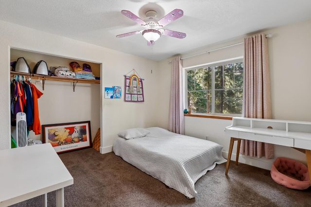 2090 Bourbon St, Pollock Pines, CA 95726