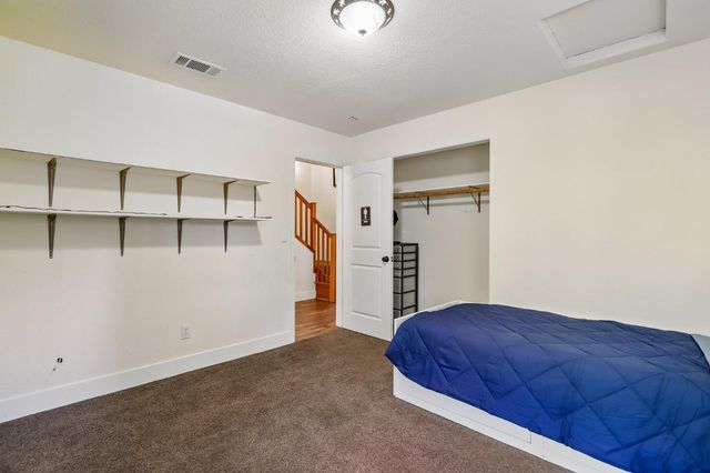 2090 Bourbon St, Pollock Pines, CA 95726