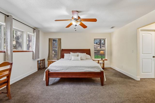 2090 Bourbon St, Pollock Pines, CA 95726