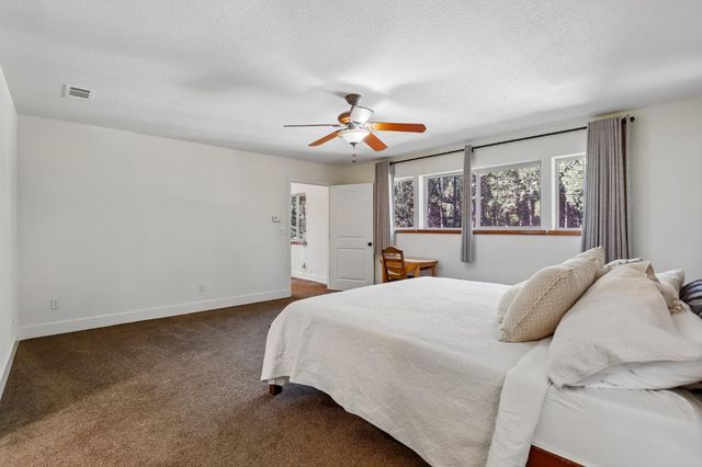 2090 Bourbon St, Pollock Pines, CA 95726