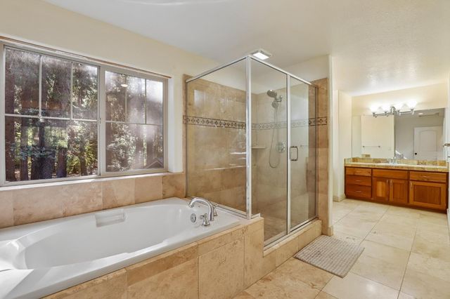 2090 Bourbon St, Pollock Pines, CA 95726