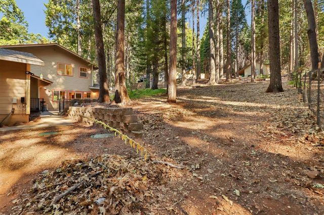 2090 Bourbon St, Pollock Pines, CA 95726