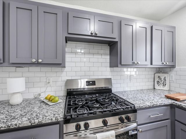 102 W 43rd Street S, Sand Springs, OK 74063