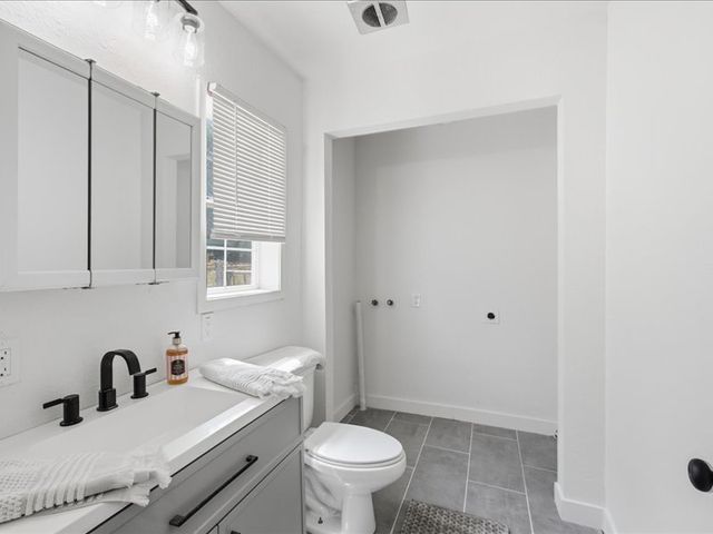 102 W 43rd Street S, Sand Springs, OK 74063