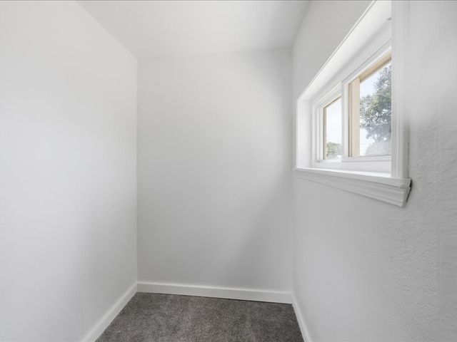 102 W 43rd Street S, Sand Springs, OK 74063