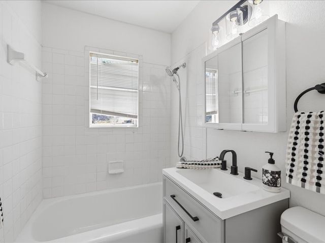 102 W 43rd Street S, Sand Springs, OK 74063