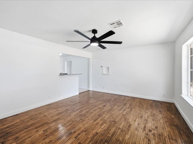 102 W 43rd Street S, Sand Springs, OK 74063