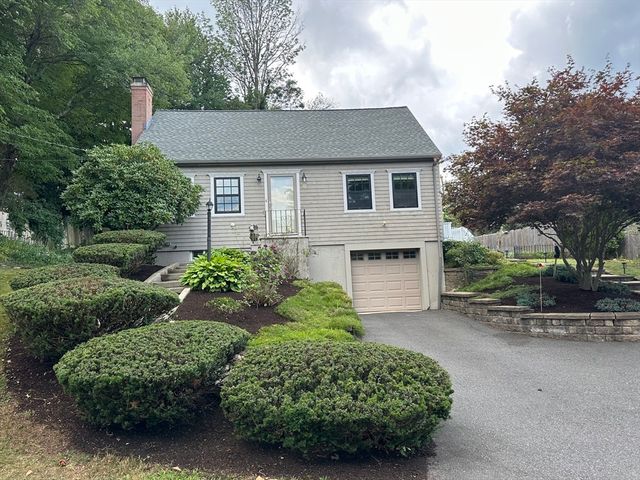 13 Winslow Rd, Sharon, MA 02067