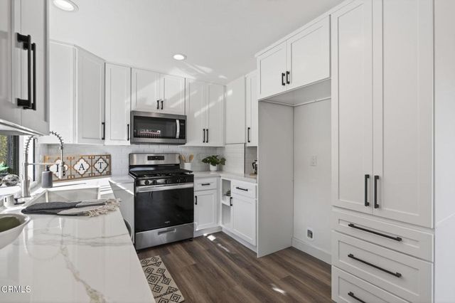 570 Eakins Lane, Ventura, CA 93003