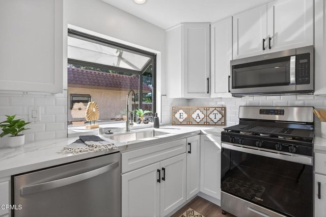 570 Eakins Lane, Ventura, CA 93003