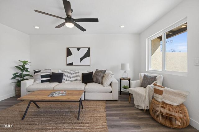 570 Eakins Lane, Ventura, CA 93003