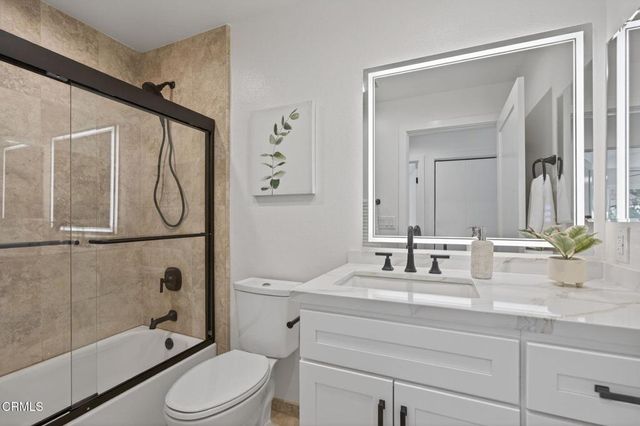 570 Eakins Lane, Ventura, CA 93003