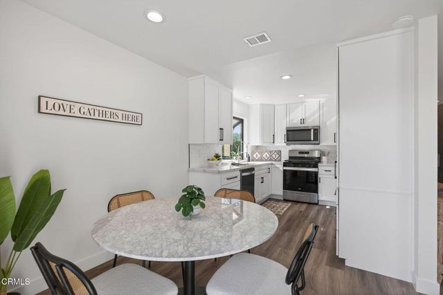 570 Eakins Lane, Ventura, CA 93003