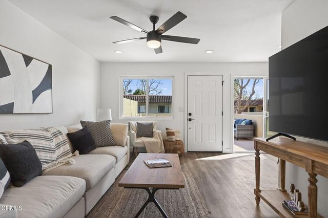 570 Eakins Lane, Ventura, CA 93003