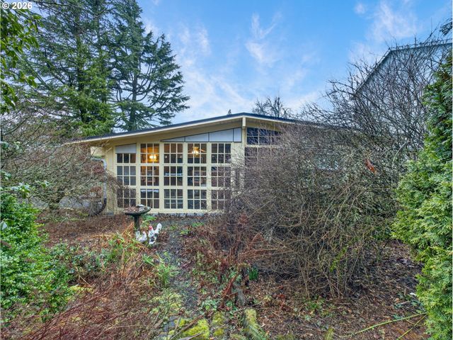 4833 Sw BUDDINGTON St, Portland, OR 97219
