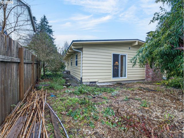4833 Sw BUDDINGTON St, Portland, OR 97219