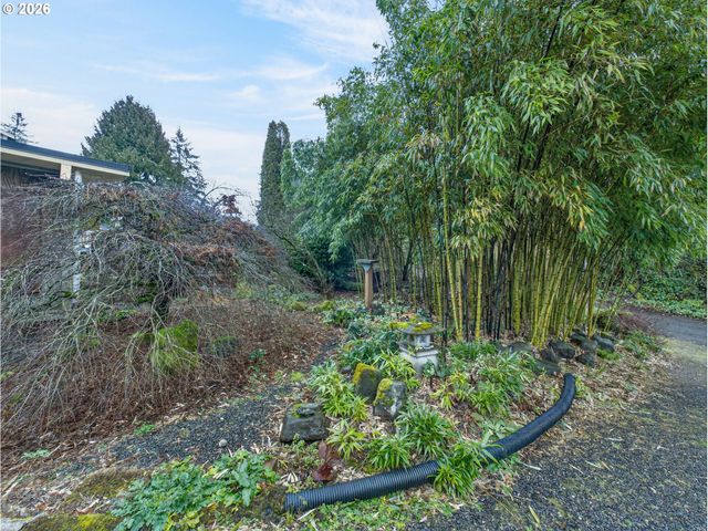 4833 Sw BUDDINGTON St, Portland, OR 97219