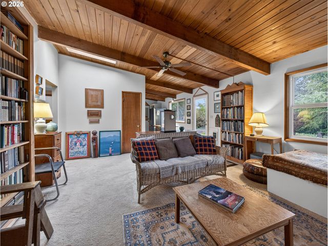 4833 Sw BUDDINGTON St, Portland, OR 97219