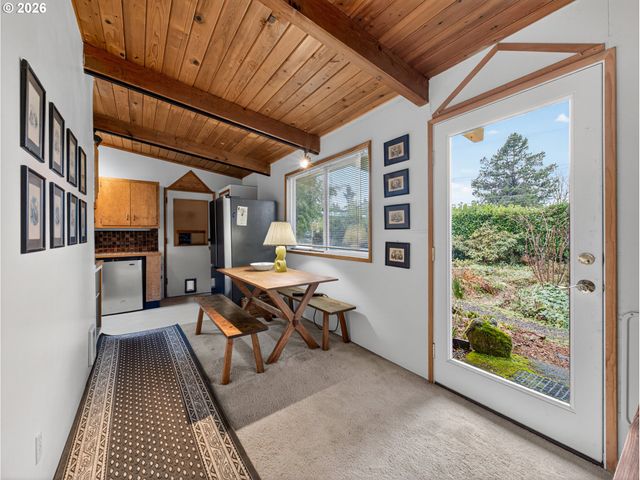 4833 Sw BUDDINGTON St, Portland, OR 97219