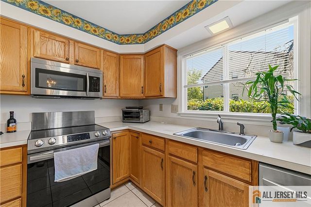 138 Concordia Circle 138B, Monroe, NJ 08831