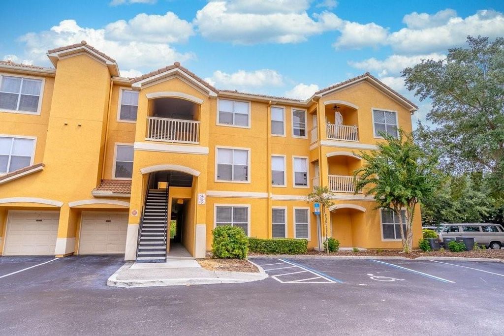 Image 1 of property listing at 8842 VILLA VIEW CIRCLE 106, Orlando, FL 32821