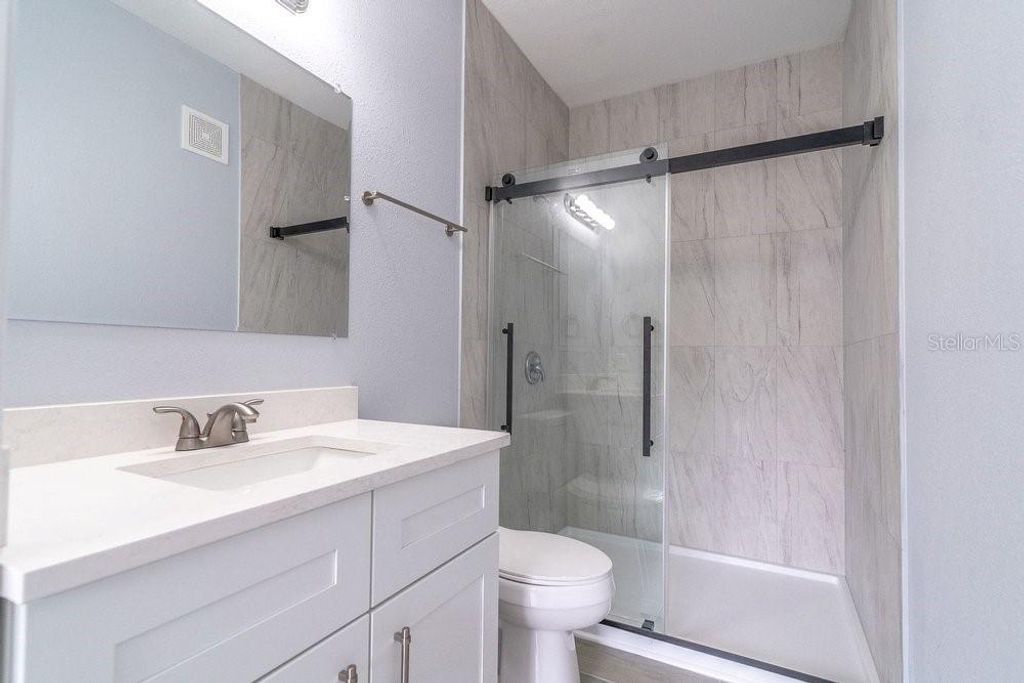 Image 17 of property listing at 8842 VILLA VIEW CIRCLE 106, Orlando, FL 32821