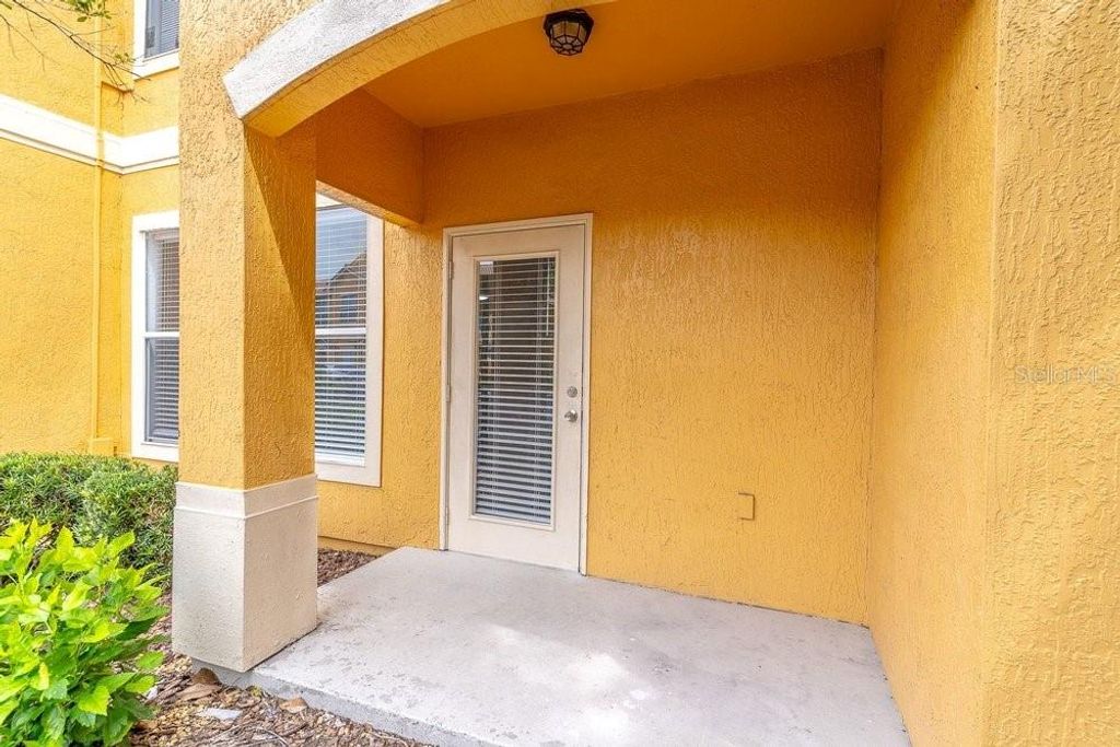 Image 27 of property listing at 8842 VILLA VIEW CIRCLE 106, Orlando, FL 32821