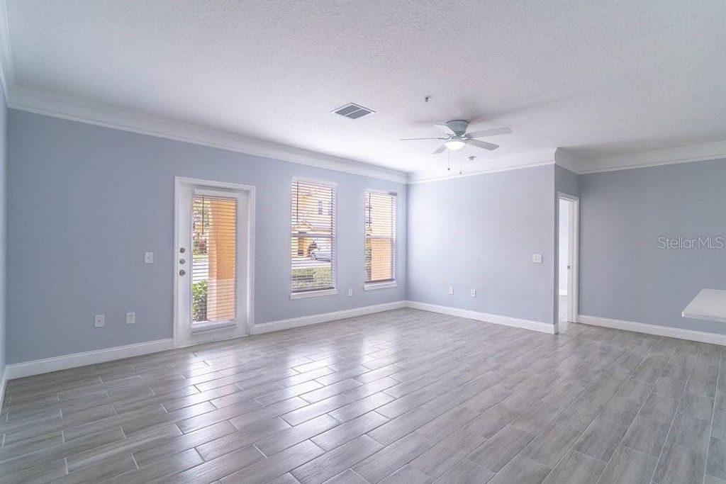 Image 8 of property listing at 8842 VILLA VIEW CIRCLE 106, Orlando, FL 32821