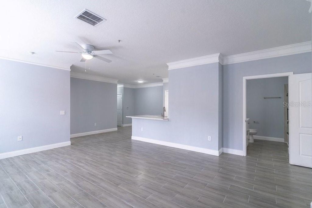 Image 10 of property listing at 8842 VILLA VIEW CIRCLE 106, Orlando, FL 32821