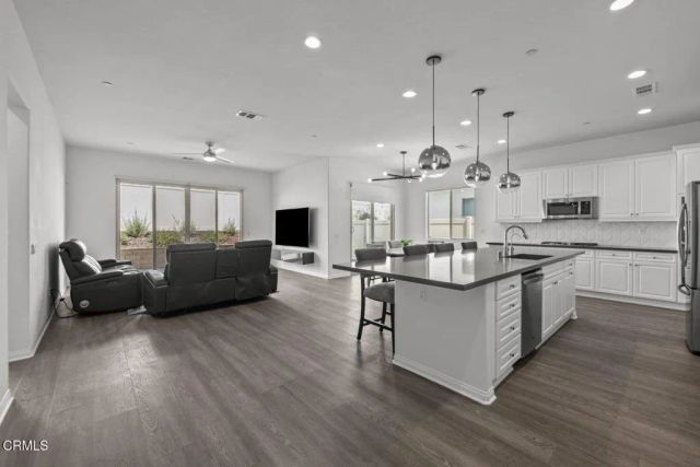 2075 Seville Drive, Santa Paula, CA 93060