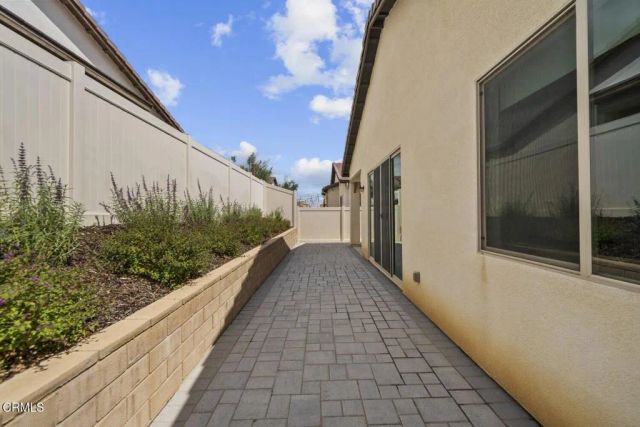 2075 Seville Drive, Santa Paula, CA 93060