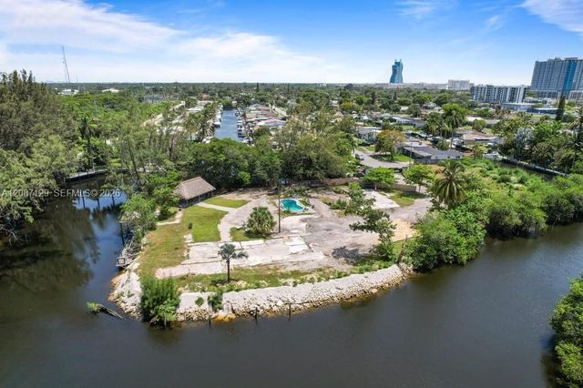 4400 SW 42nd Terrace, Dania Beach, FL 33314