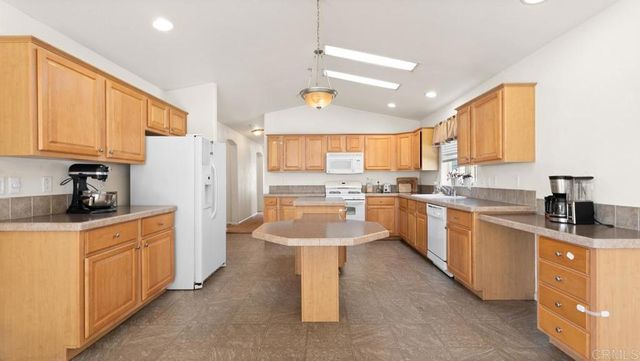 18453 Ramona View Dr, Ramona, CA 92065