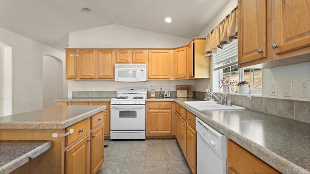 18453 Ramona View Dr, Ramona, CA 92065