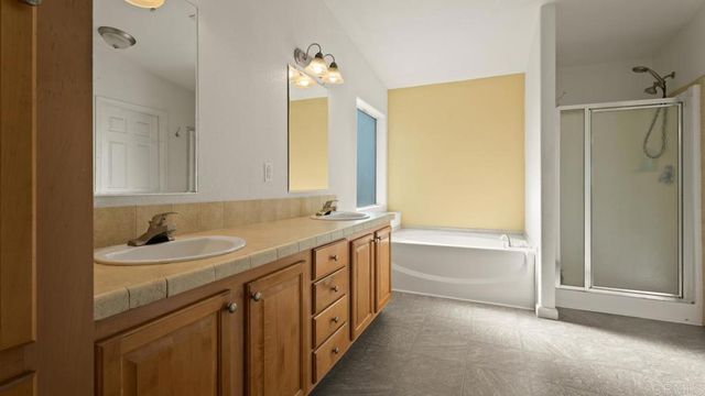 18453 Ramona View Dr, Ramona, CA 92065