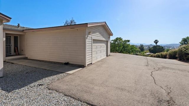 18453 Ramona View Dr, Ramona, CA 92065