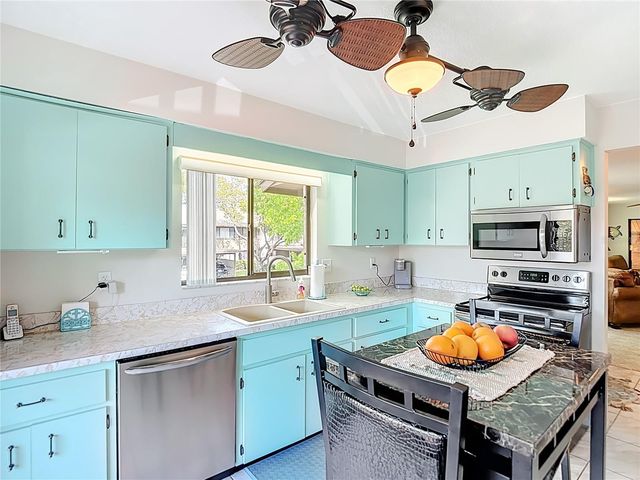 8308 SANDWEDGE CIRCLE C, Hudson, FL 34667