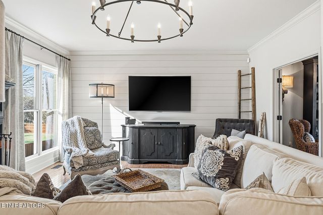 329 Farragut Crossing Drive, Knoxville, TN 37934