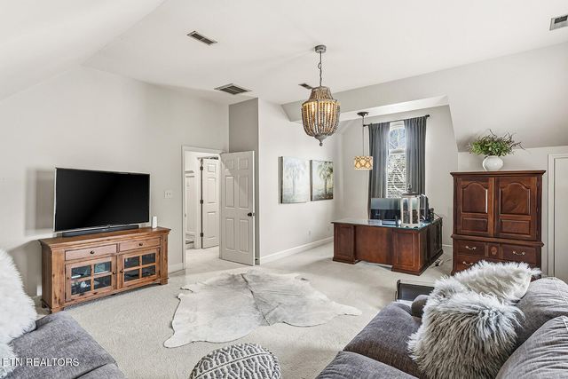 329 Farragut Crossing Drive, Knoxville, TN 37934