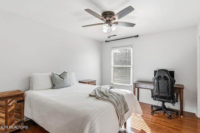 329 Farragut Crossing Drive, Knoxville, TN 37934