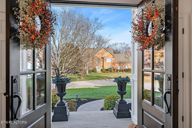 329 Farragut Crossing Drive, Knoxville, TN 37934