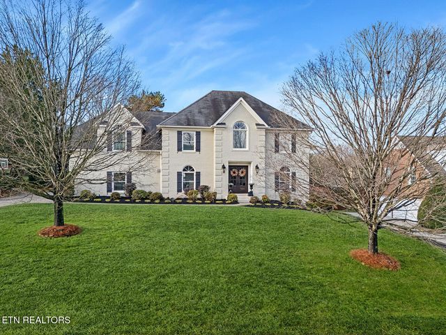 329 Farragut Crossing Drive, Knoxville, TN 37934