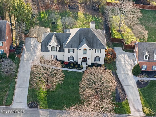 329 Farragut Crossing Drive, Knoxville, TN 37934