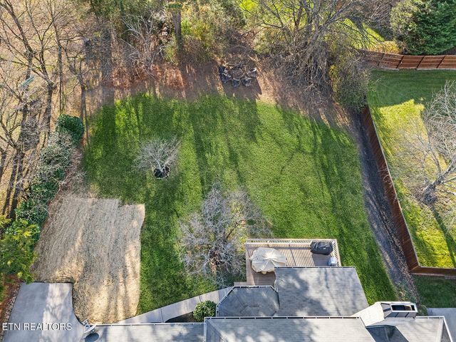 329 Farragut Crossing Drive, Knoxville, TN 37934