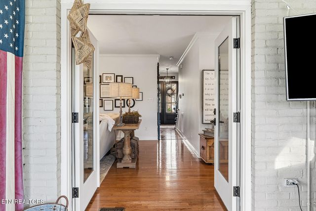 329 Farragut Crossing Drive, Knoxville, TN 37934